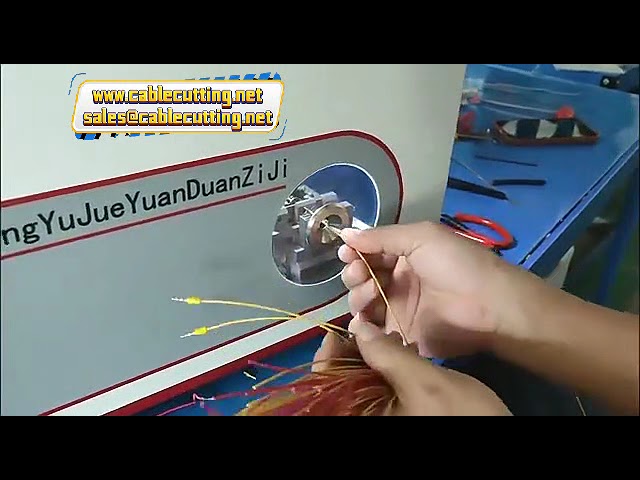 เครื่องปอกเทอร์มินอลชนิดท่อหุ้มฉนวน (Pre-Insulated) พร้อมระบบจานสั่นและปอกกดเย็น